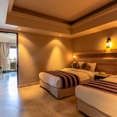 Sunrise Arabian Beach Resort Sharm el-Sheikh Exterior photo Family Suite