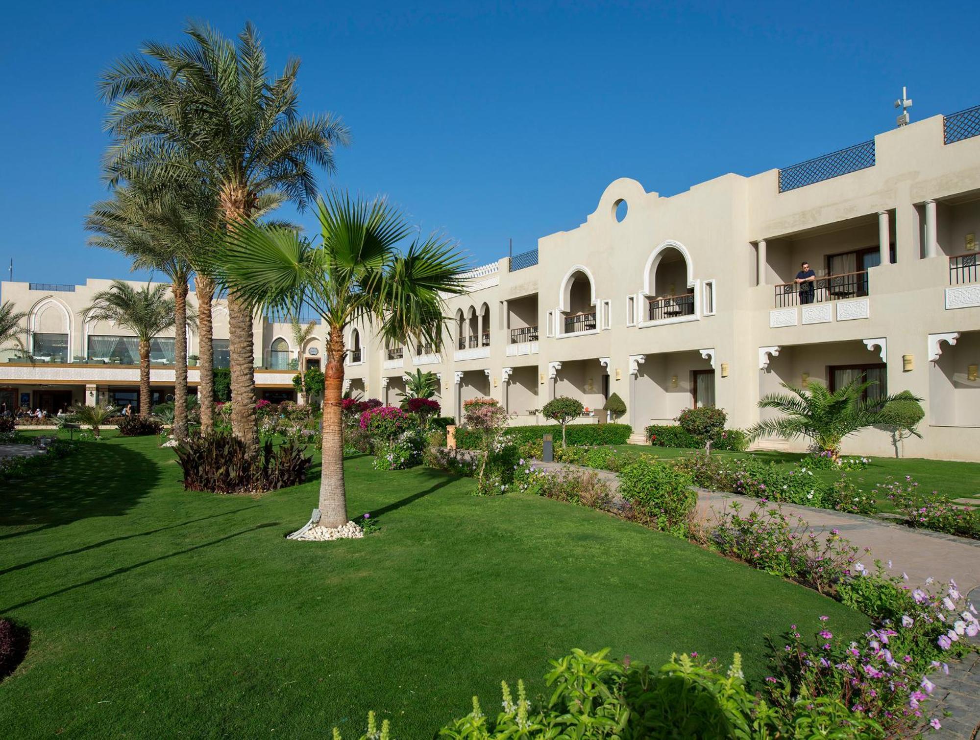 Sunrise Arabian Beach Resort Sharm el-Sheikh Exterior photo The resort's grounds