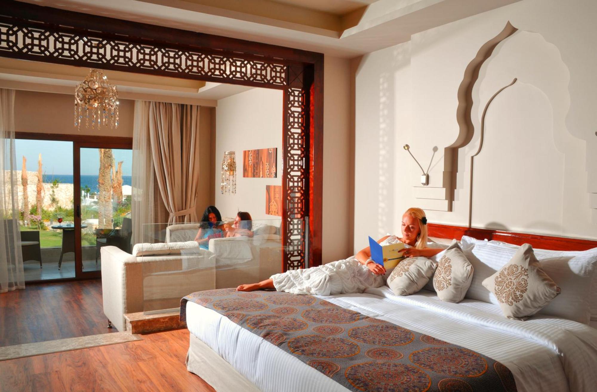 Sunrise Arabian Beach Resort Sharm el-Sheikh Room photo A guest room at the hotel