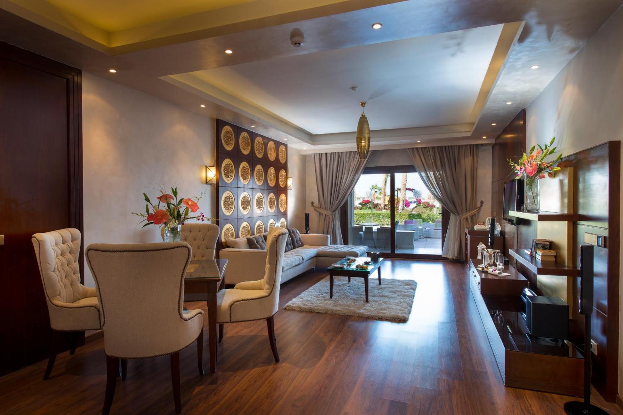Sunrise Arabian Beach Resort Sharm el-Sheikh Room photo A living room in a luxury apartment